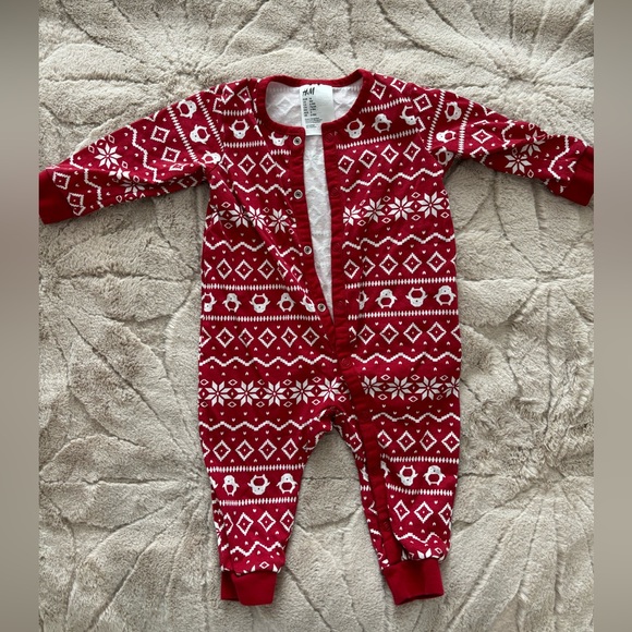 Red cotton onesie - Picture 1 of 2